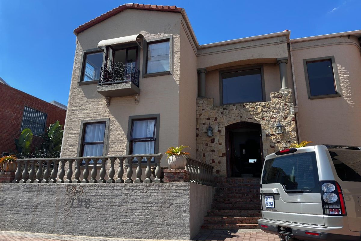 House For Sale in Waterkloof Estate, Rietvalleirand, Pretoria - Photo 2