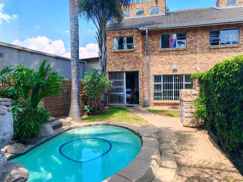 Duplex For Sale in Edendale - Photo 1