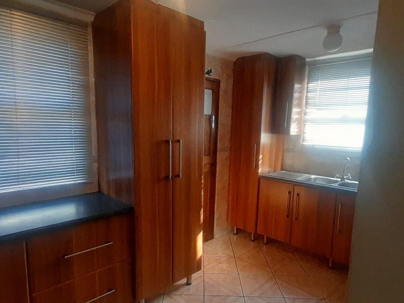House For Sale in Port Elizabeth - Photo 2
