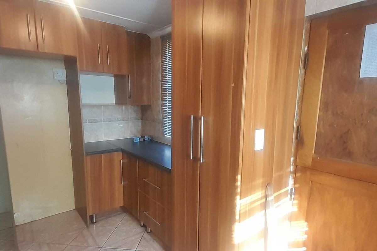 House For Sale in Port Elizabeth - Photo 3