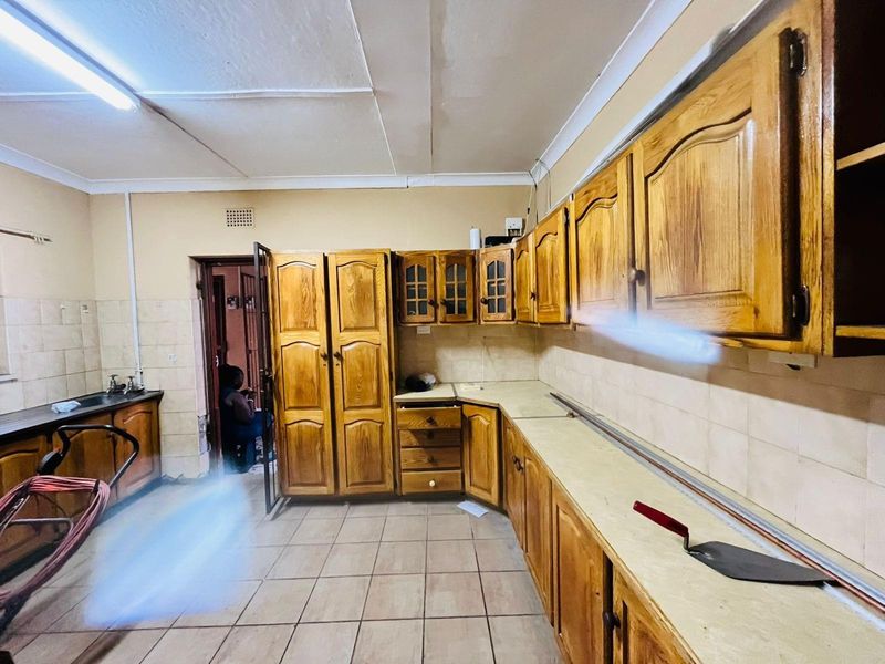 Fully Tenanted Commune For Sale in Sasolburg Central, Sasolburg - Photo 4