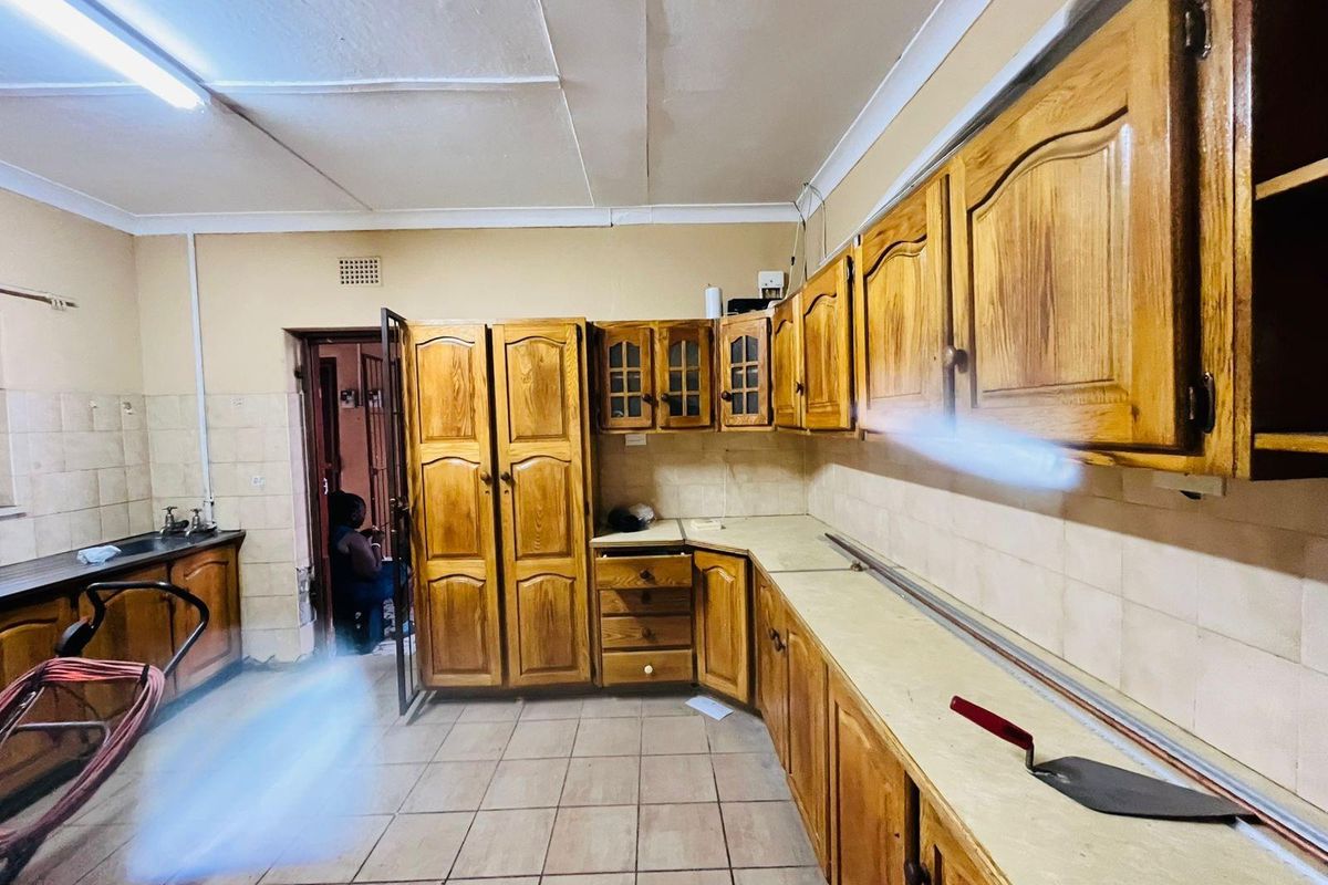 Fully Tenanted Commune For Sale in Sasolburg Central, Sasolburg - Photo 4