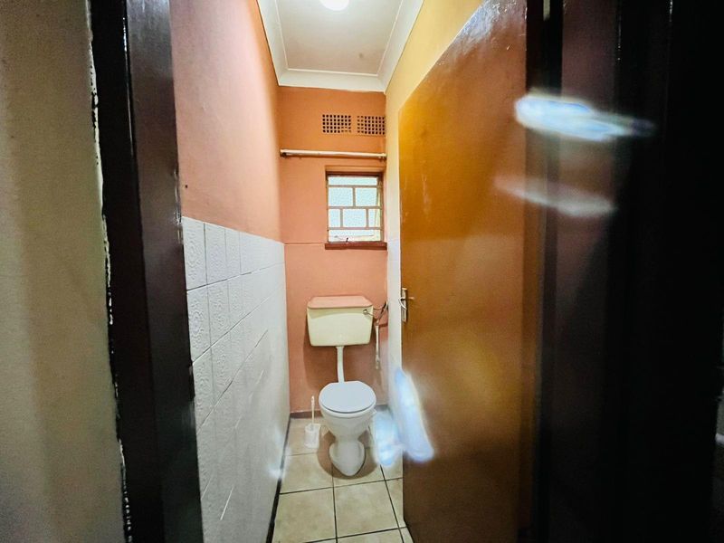 Fully Tenanted Commune For Sale in Sasolburg Central, Sasolburg - Photo 10