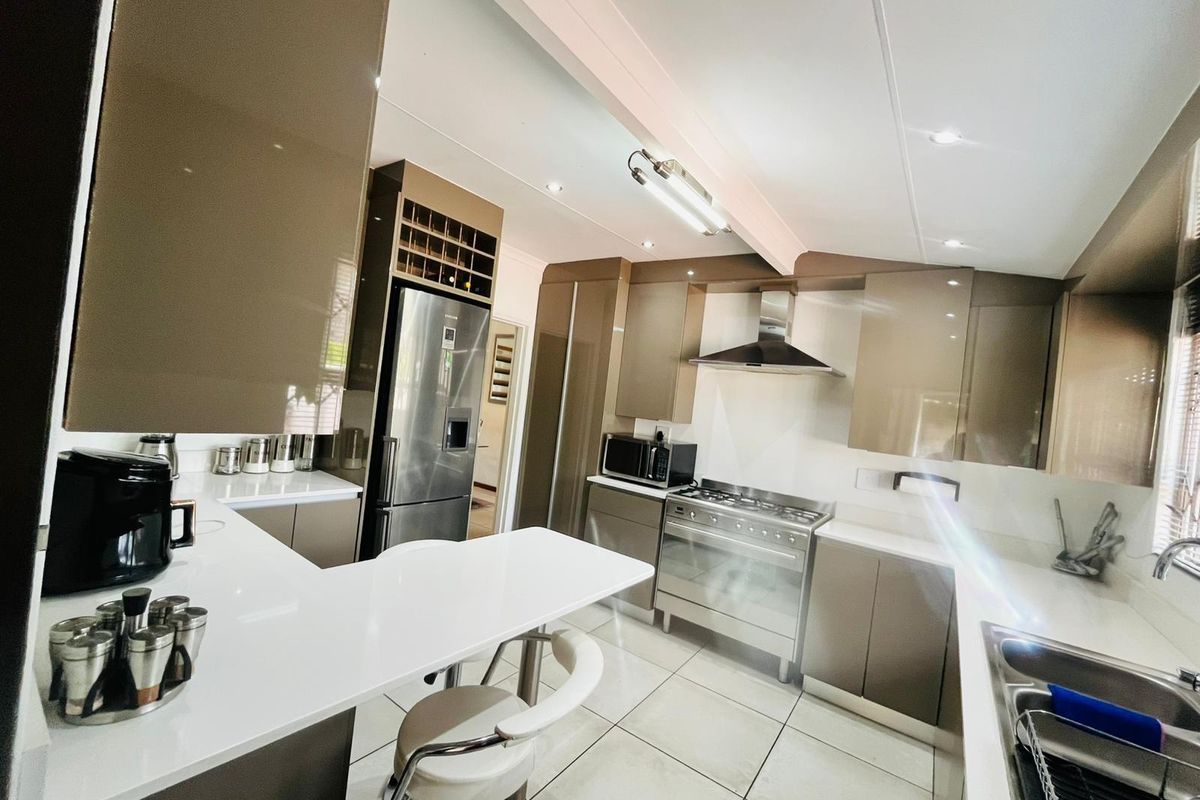 Charming 3-Bedroom Family Home For Sale in Sasolburg Central, Sasolburg - Photo 4