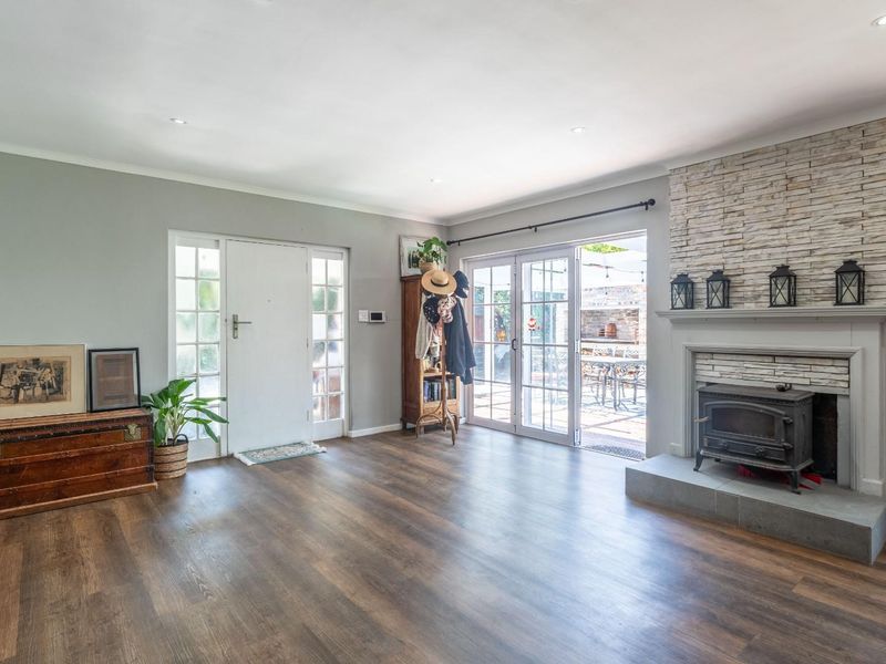 Modern Oasis in Dreyersdal, Tokai - Photo 9