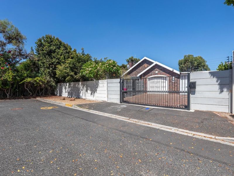 Modern Oasis in Dreyersdal, Tokai - Photo 3