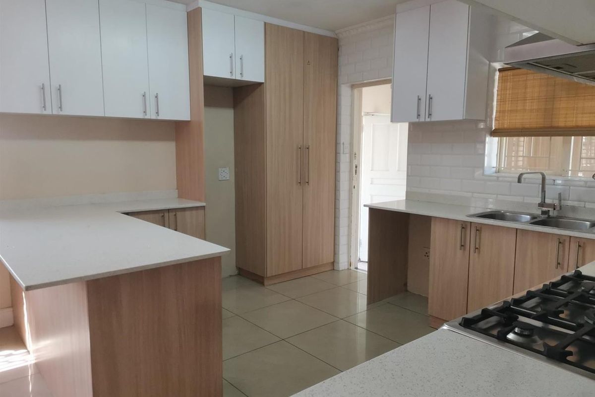 House For Rent in Rondebosch East, Cape Town - Photo 5