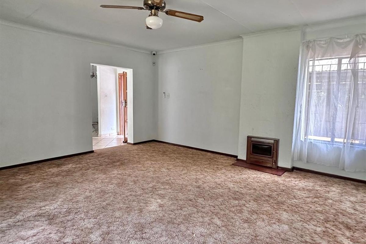 A Home with Soul , Space and Serious Potential. - Photo 4