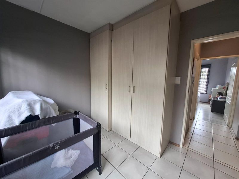 Apartment For Sale in Honeydew Grove, Roodepoort - Photo 9