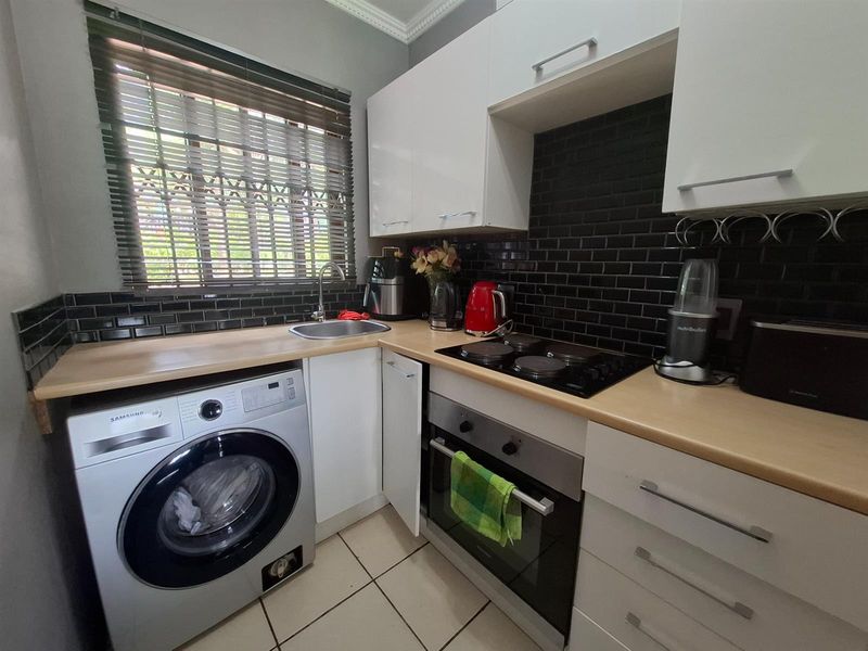 Apartment For Sale in Honeydew Grove, Roodepoort - Photo 4