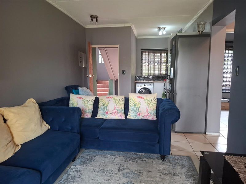 Apartment For Sale in Honeydew Grove, Roodepoort - Photo 3