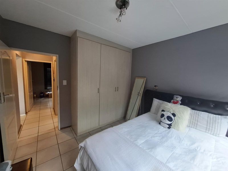 Apartment For Sale in Honeydew Grove, Roodepoort - Photo 7