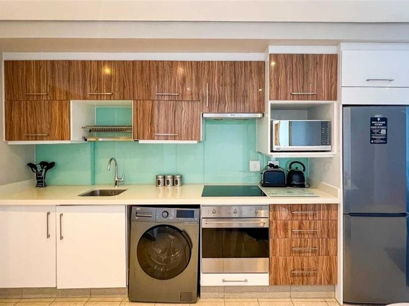 Exquisite Apartment For Sale in Umhlanga, KwaZulu Natal *No Transfer Duty* - Photo 2