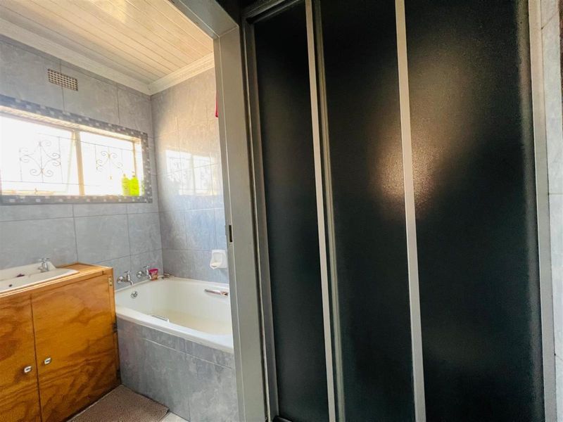 House For Sale in CE 2, Vanderbijlpark CE - Photo 10