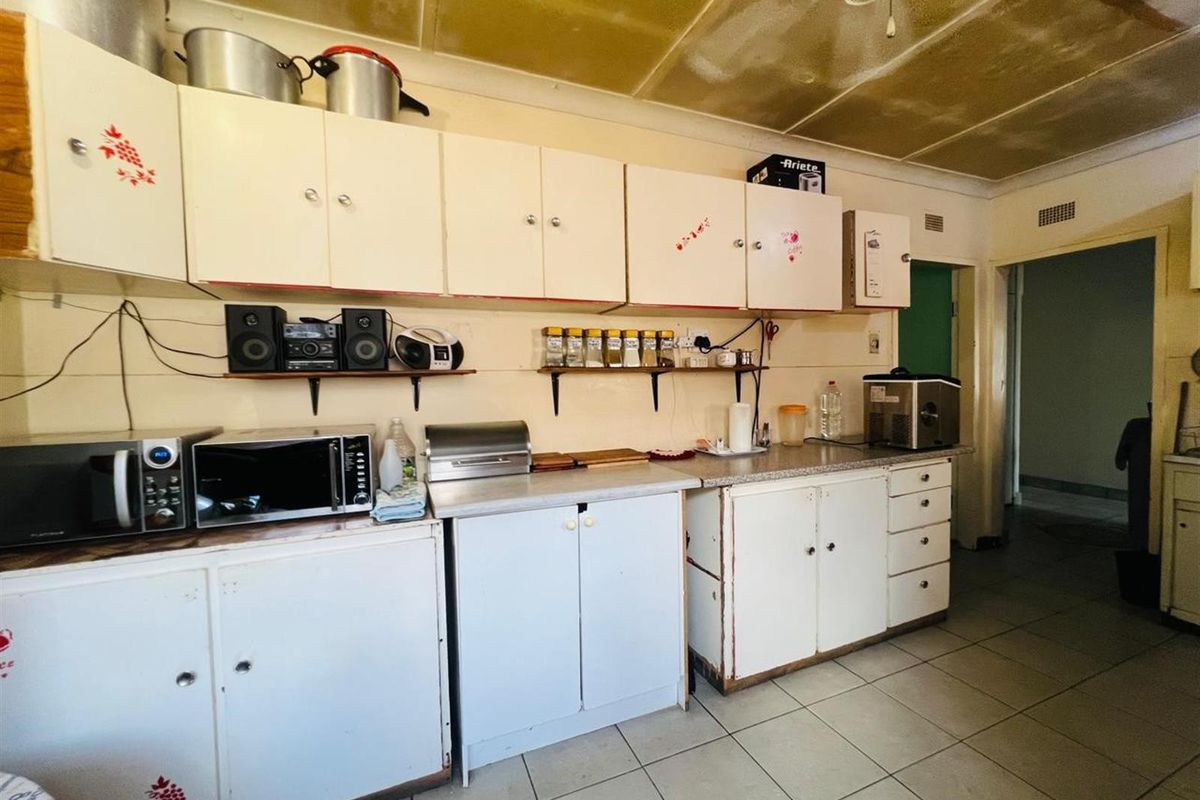 House For Sale in CE 2, Vanderbijlpark CE - Photo 2