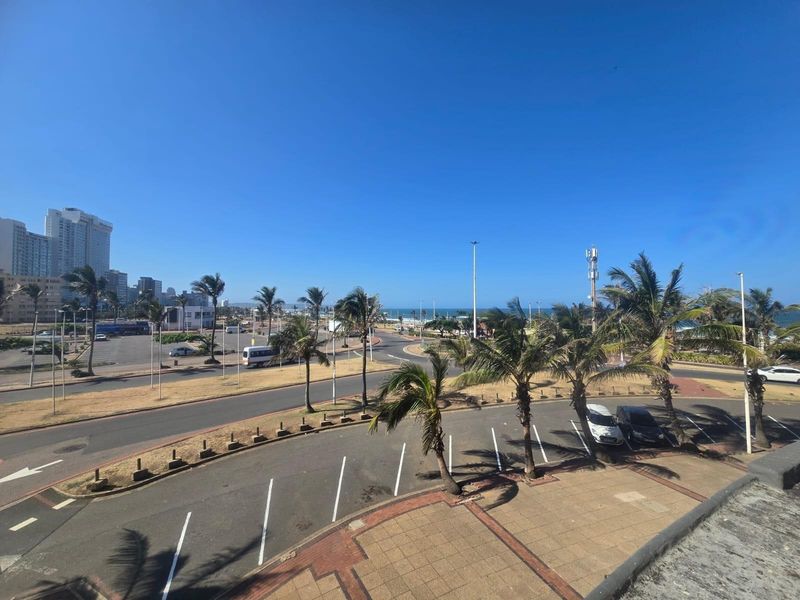 Apartment For Sale in North Beach, Durban, KwaZulu Natal - Photo 3