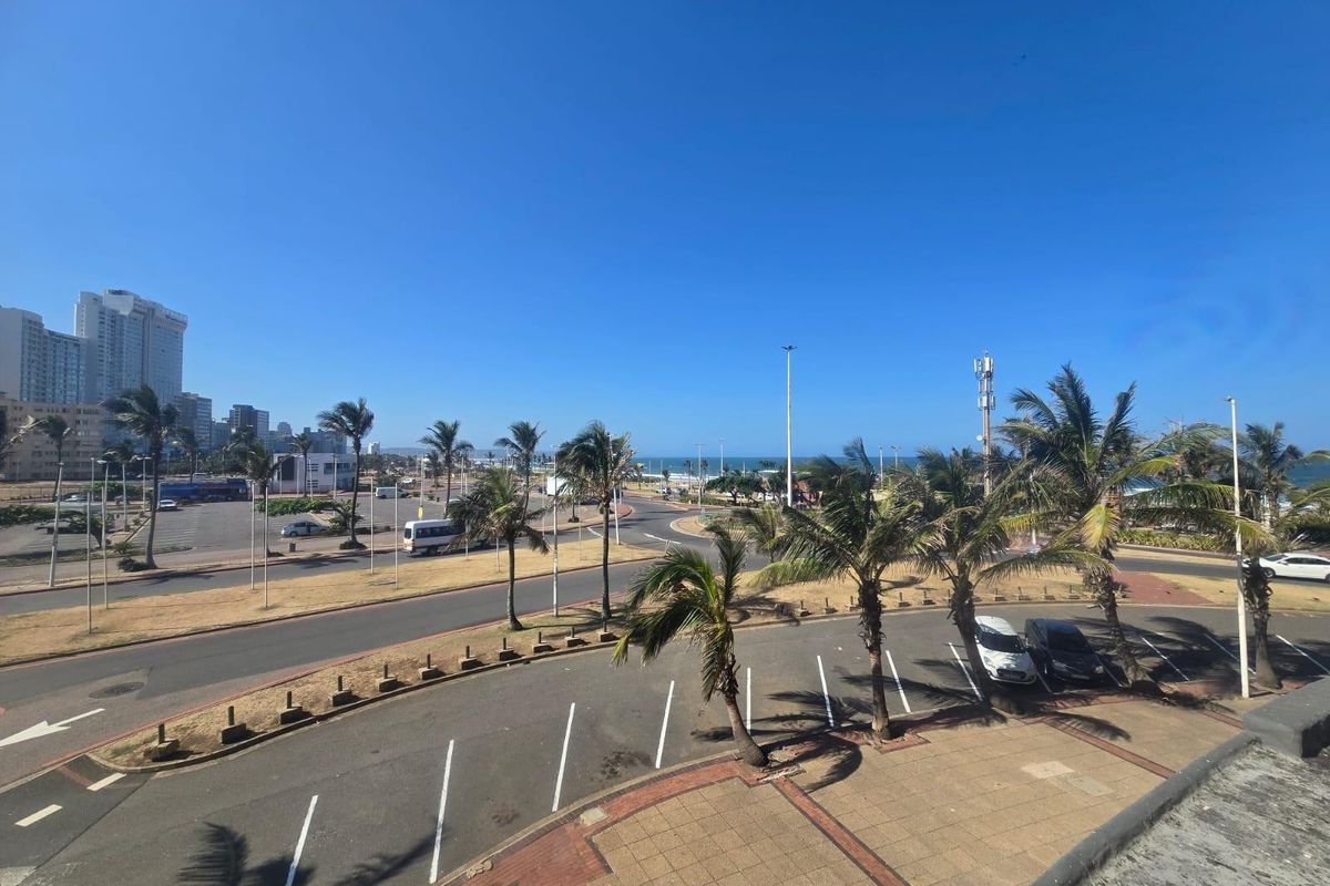 Apartment For Sale in North Beach, Durban, KwaZulu Natal - Photo 3