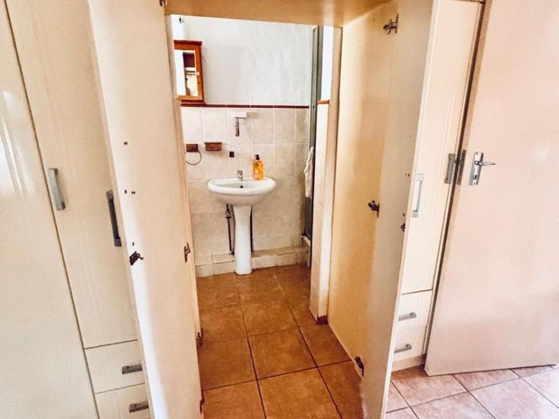 Prime Hayfields Income Property | R330k+ Annual Return on 2,188m2 Land - Photo 5