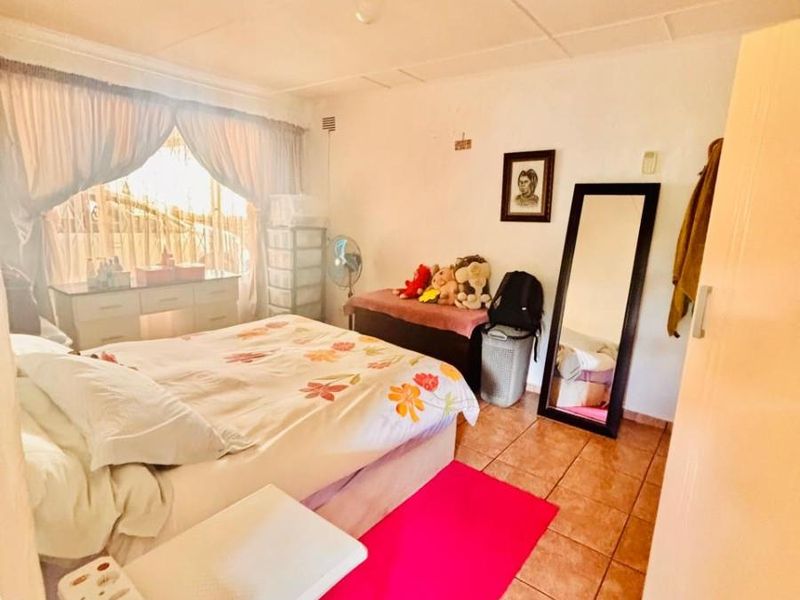 Prime Hayfields Income Property | R330k+ Annual Return on 2,188m2 Land - Photo 3