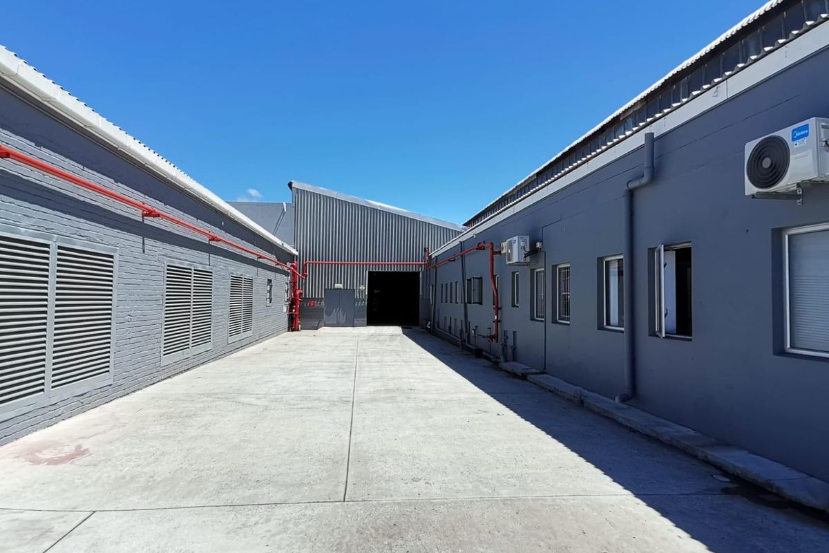 Warehouse Space To Let in Paarl - Photo 2