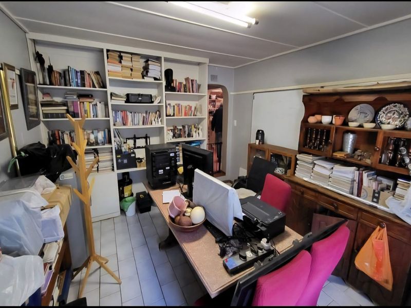 The Southridge Showstopper: A Modern Oasis for the Whole Family in South Ridge, Kimberley - Photo 9