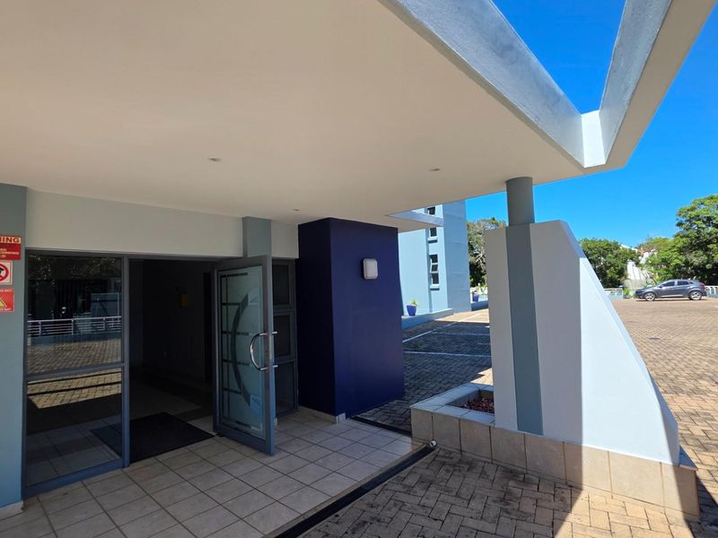Spectacular  4 bedroom, Ground floor Apartment For Sale in Manaba Beach, Margate, KwaZulu Natal - Photo 3