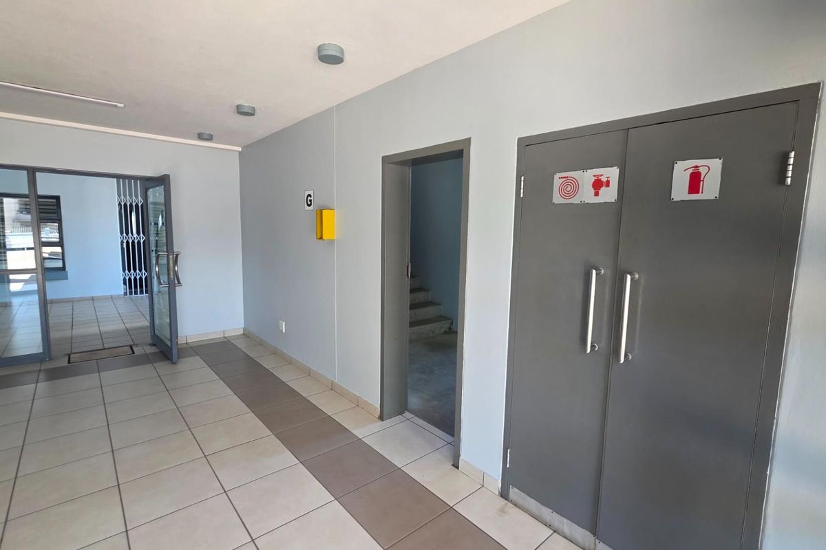 Spectacular  4 bedroom, Ground floor Apartment For Sale in Manaba Beach, Margate, KwaZulu Natal - Photo 5