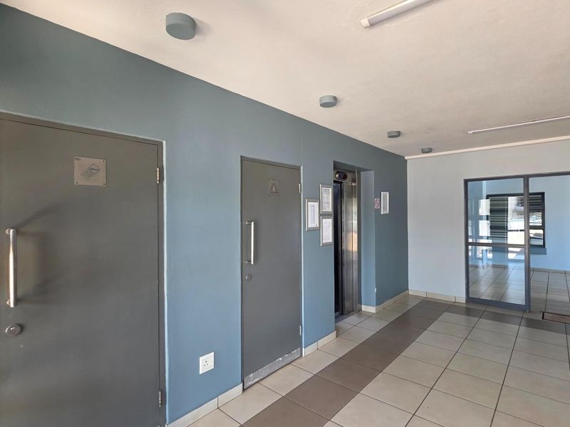 Spectacular  4 bedroom, Ground floor Apartment For Sale in Manaba Beach, Margate, KwaZulu Natal - Photo 4