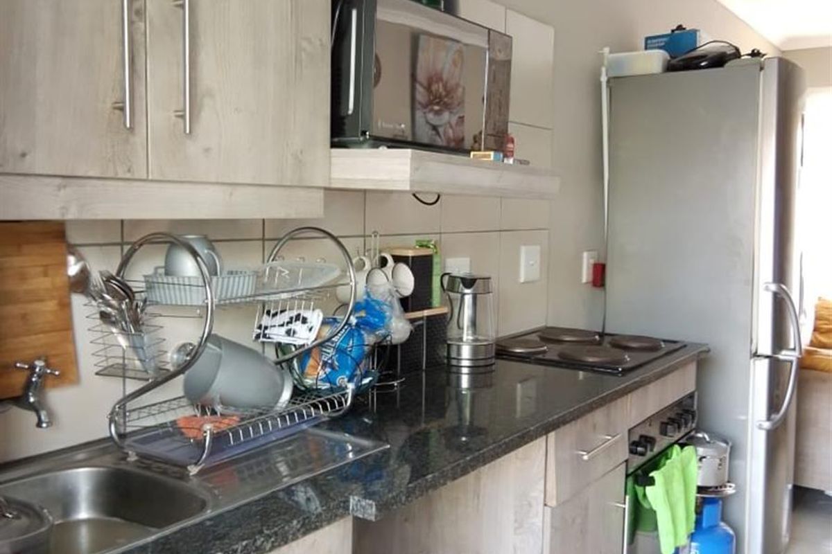 2 Bedroom apartment for Sale in Mahube Manor - Photo 5