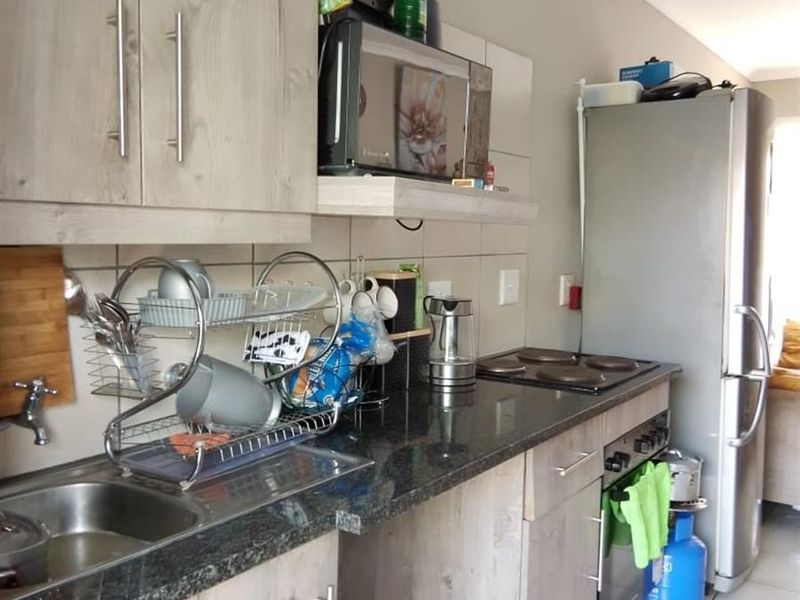 2 Bedroom apartment for Sale in Mahube Manor - Photo 5