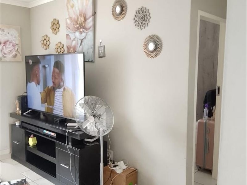 2 Bedroom apartment for Sale in Mahube Manor - Photo 9