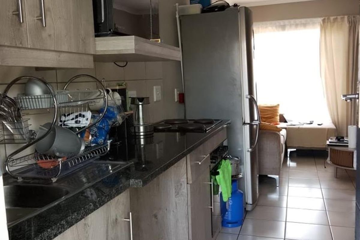 2 Bedroom apartment for Sale in Mahube Manor - Photo 3
