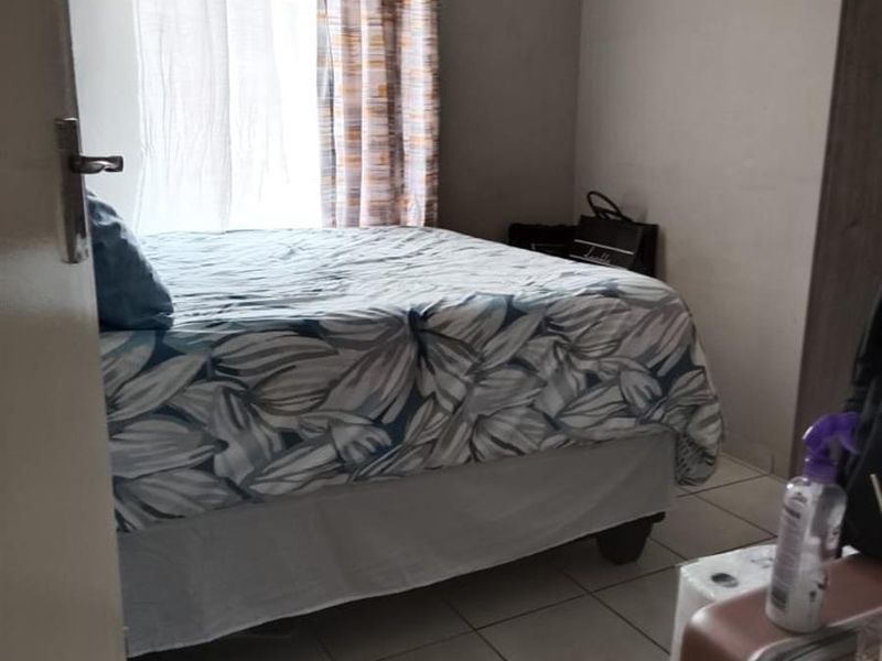 2 Bedroom apartment for Sale in Mahube Manor - Photo 8