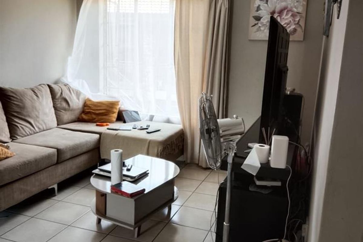 2 Bedroom apartment for Sale in Mahube Manor - Photo 2