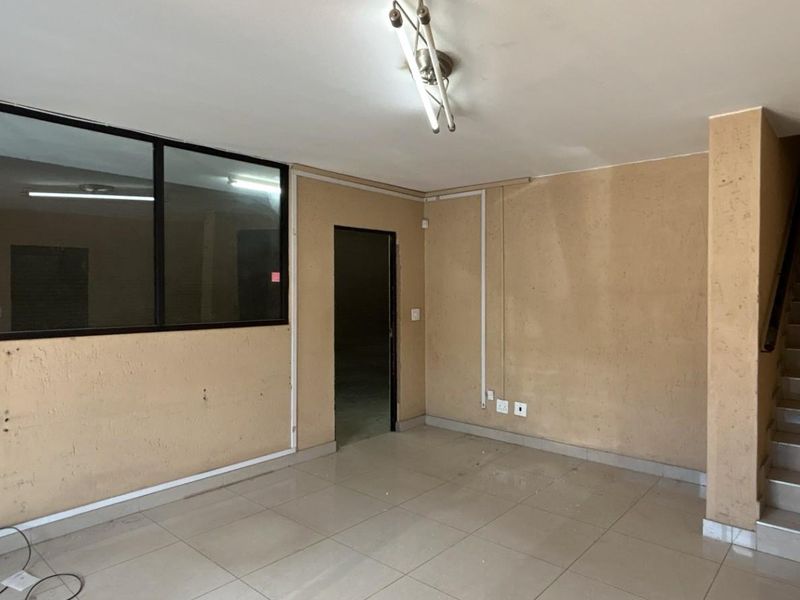 399 sqm Warehouse To Let | Secure Park | Prime Pomona Location - Photo 2