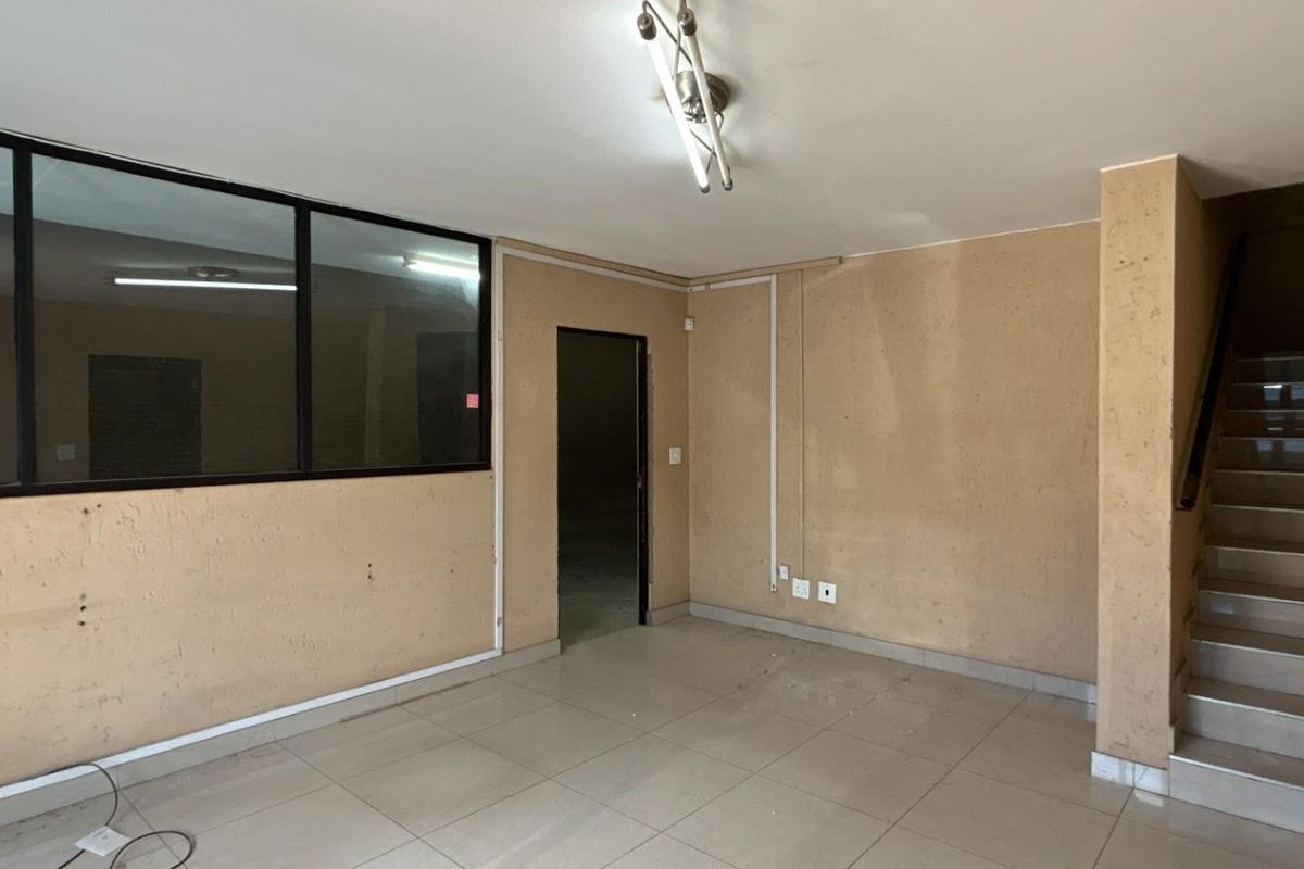 399 sqm Warehouse To Let | Secure Park | Prime Pomona Location - Photo 2