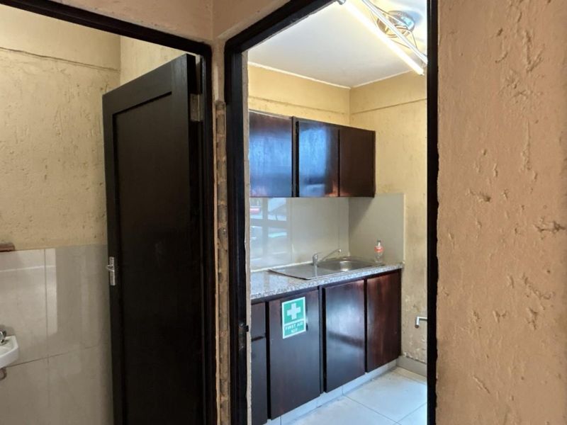 399 sqm Warehouse To Let | Secure Park | Prime Pomona Location - Photo 5