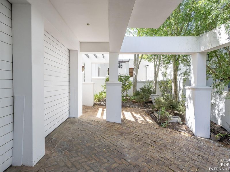 Sophisticated 3-Bedroom Home - De Zalze Estate - Photo 4