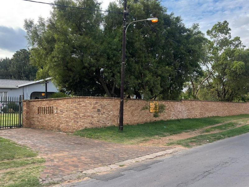 Commercial Property For Sale in Princess AH, Roodepoort - Photo 3