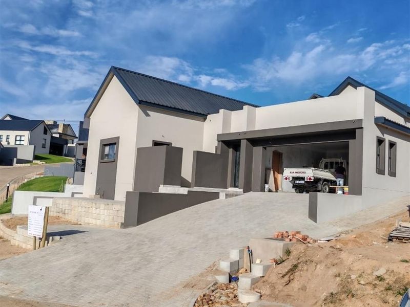 Modern 3-bedroom Home in Outeniquasbosch, Hartenbos - Photo 7