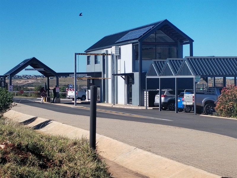 Modern 3-bedroom Home in Outeniquasbosch, Hartenbos - Photo 2