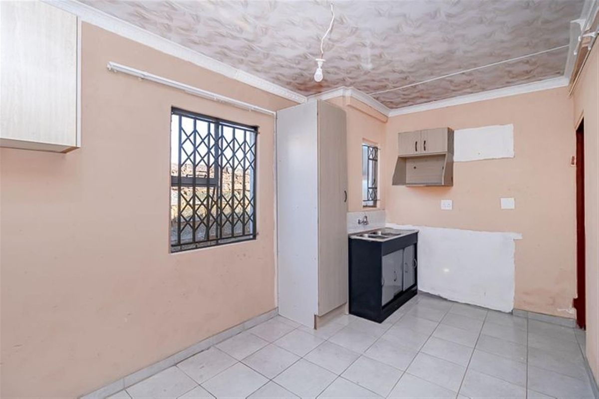 Cottage To Rent in Protea Glen, Soweto - Photo 4