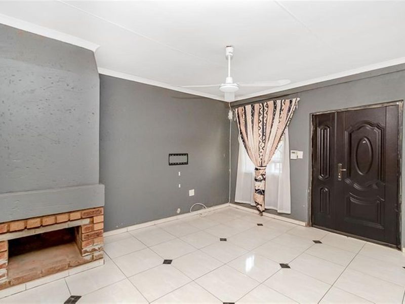 Cottage To Rent in Protea Glen, Soweto - Photo 3