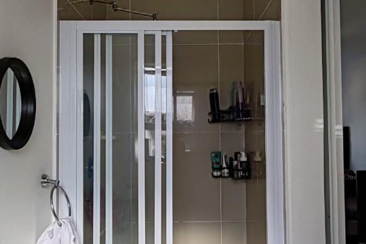 Elegant Studio Apartment in Bergvliet Vistas - Photo 4