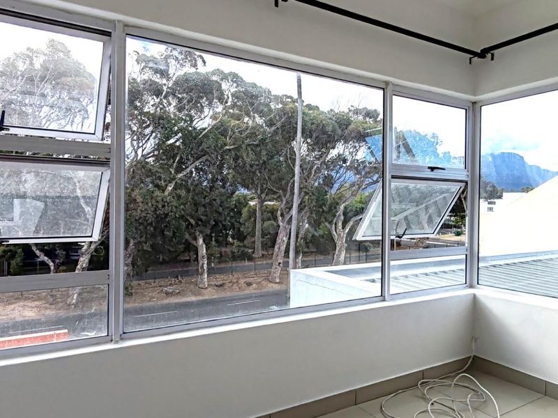 Spectacular Second Floor 1-Bedroom Apartment in Bergvliet Vistas - Photo 3