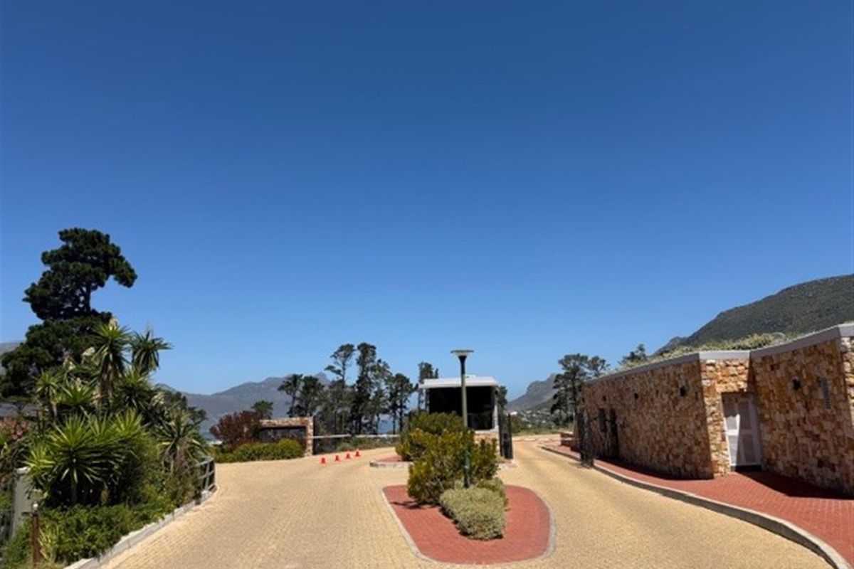 Vacant land for sale secured private Estate - Photo 4