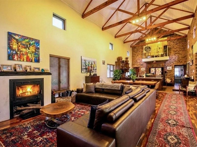 Unique 3 bed 3 bath off grid, Modern rustic, designer home in desirable Paulshof boomed area. - Photo 10