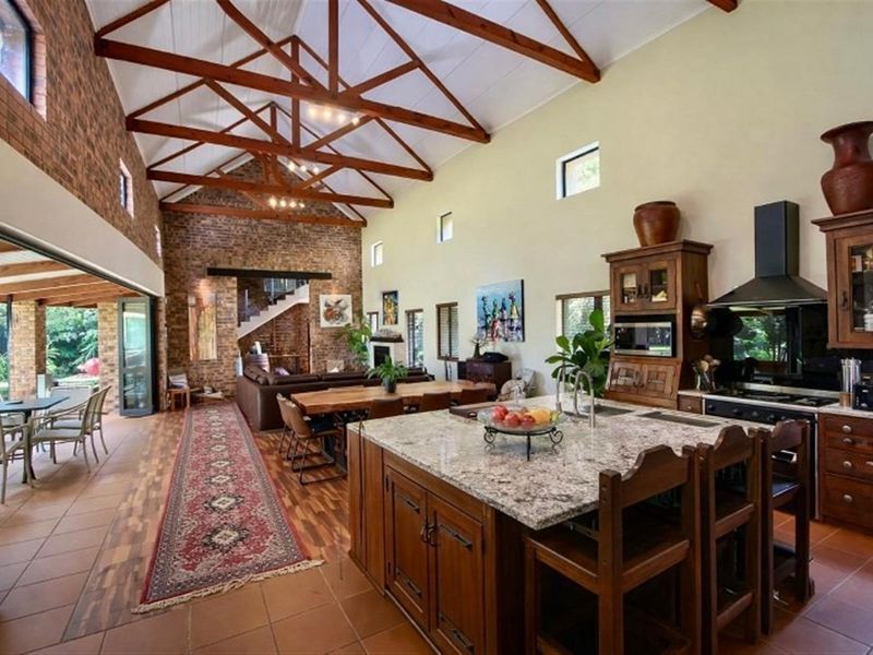 Unique 3 bed 3 bath off grid, Modern rustic, designer home in desirable Paulshof boomed area. - Photo 5