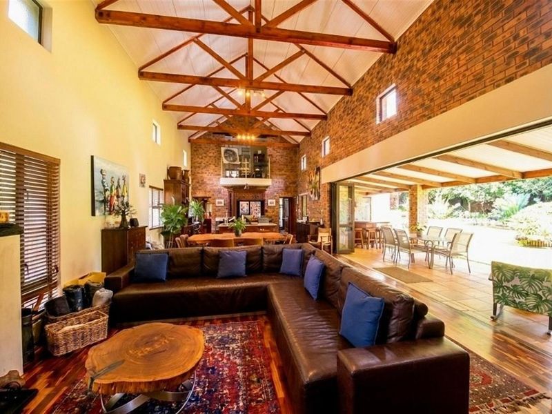 Unique 3 bed 3 bath off grid, Modern rustic, designer home in desirable Paulshof boomed area. - Photo 3