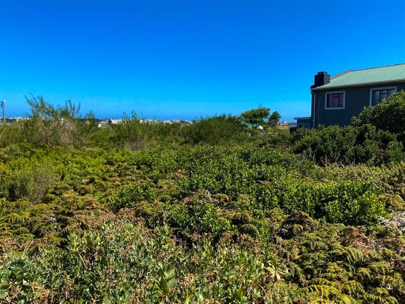 Comfortable 880sqm Stand in a Coastal Village Setting! - Photo 4